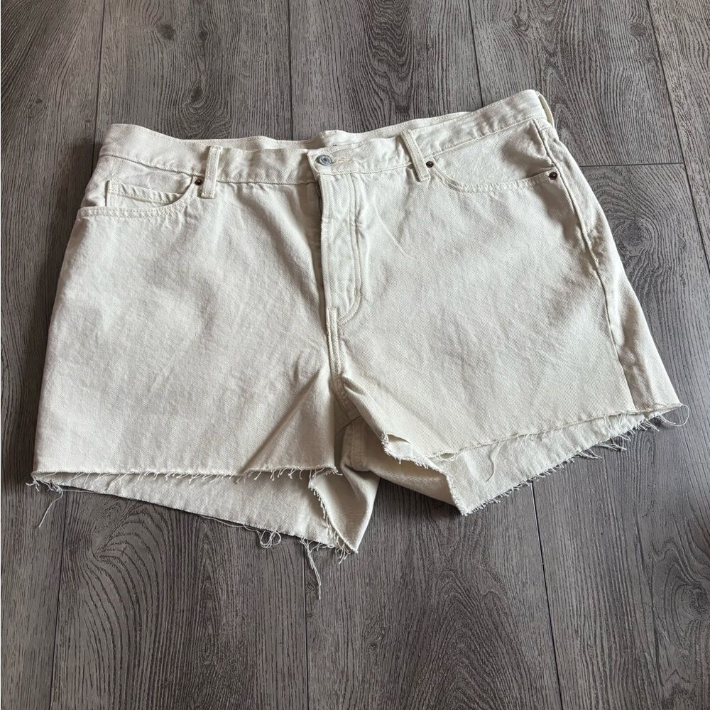 Old navy Women's Cream Denim Shorts NWOT